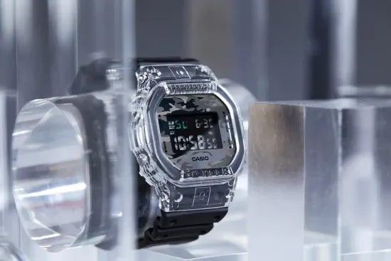 Наручные часы Casio DW-5600SKC-1E