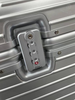Дорожный чемодан Rimowa