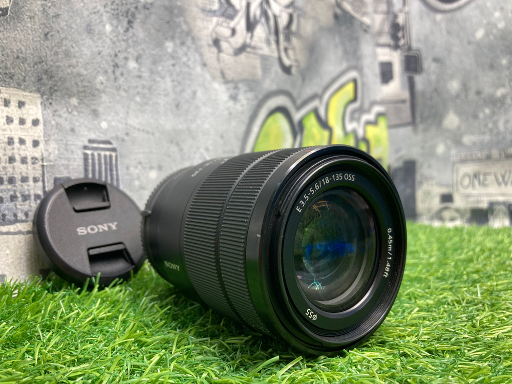 Sony E 18-135mm F3.5-5.6 OSS (SEL18135)