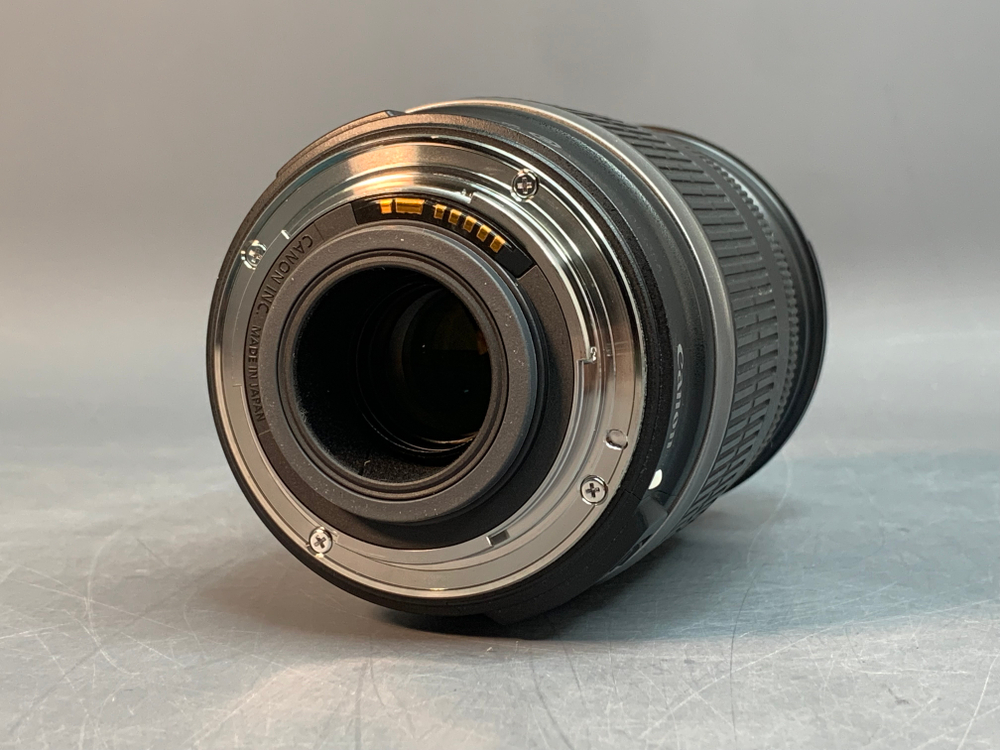 Canon EF-S 18-200mm 3.5-5.6 IS, до 18mm не доходит zoom