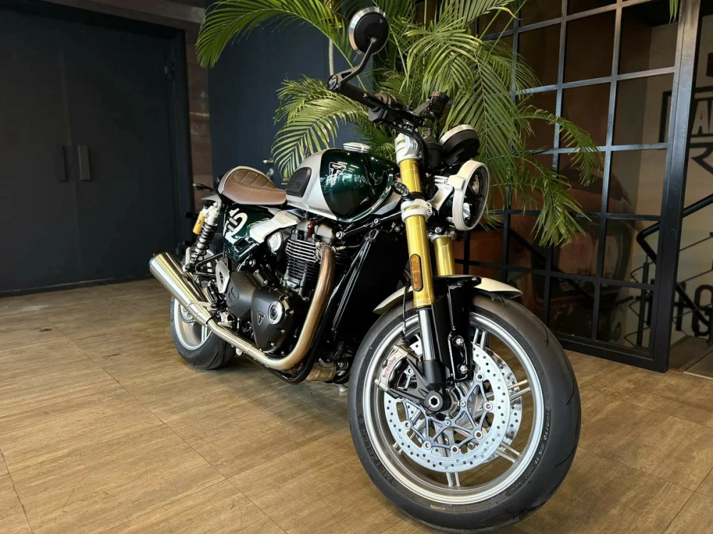 TRIUMPH SPEED TWIN 1200 Cafe Racer Edition
