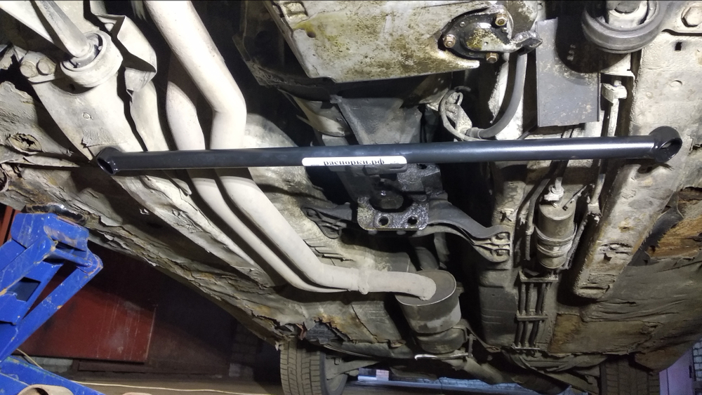 Распорка передняя нижняя BMW E36 (ПОД ЗАКАЗ)
