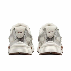 Nike V5 RNR "Sail Fauna Brown"