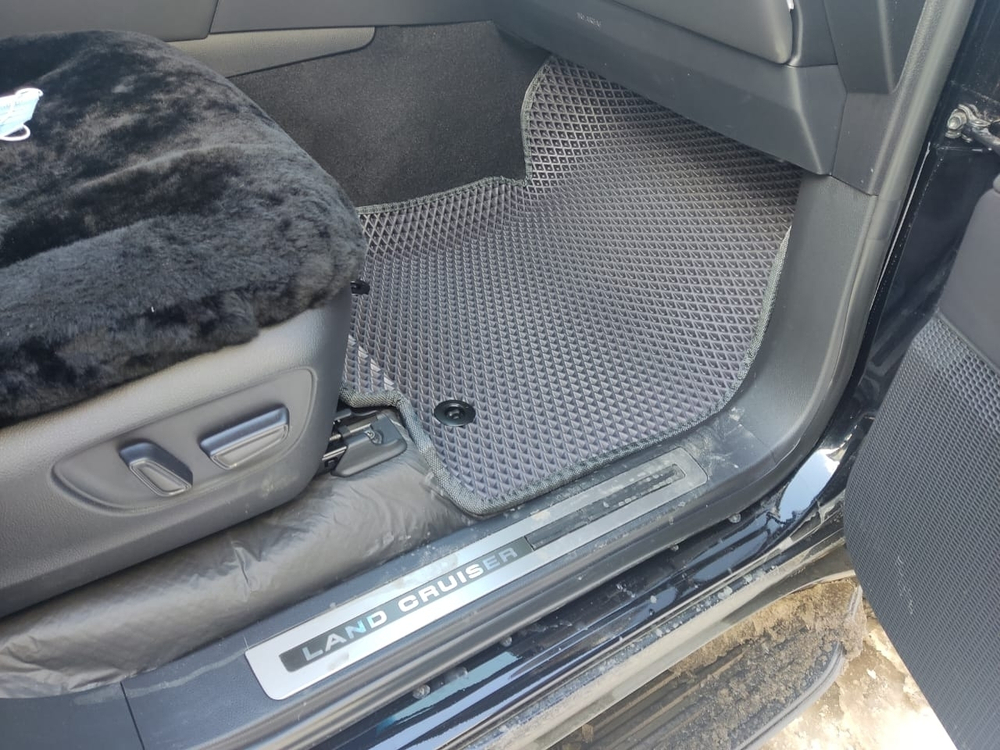 Автоковрики для Toyota Land Cruiser 300 (2021-2023)