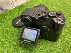 Olympus Camedia C-8080