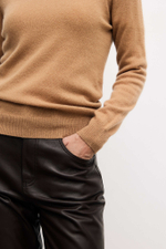 Jumper caramel color