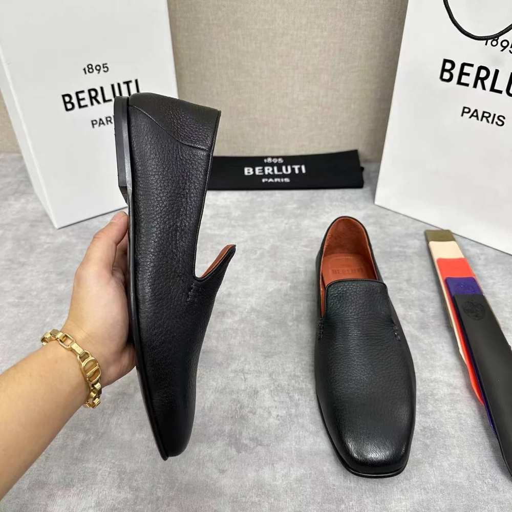 Мужские лоферы Berluti из зернистой кожи