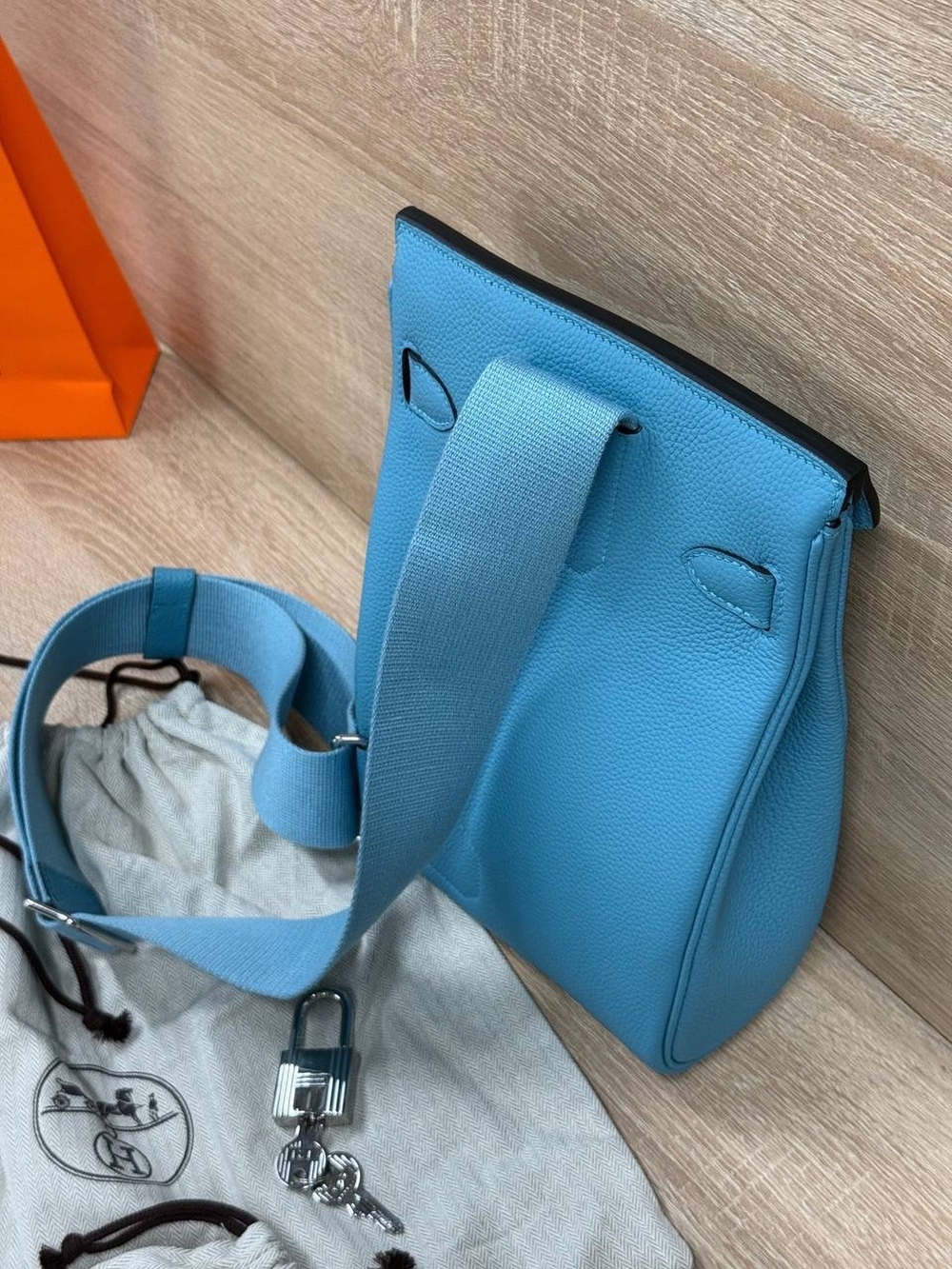 Нагрудная сумка слинг Hermes Kelly (Messenger) голубая
