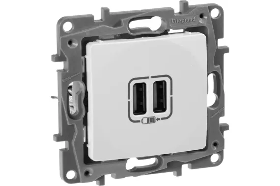 Розетка USB Legrand Etika двойная 2400мА белая 30194