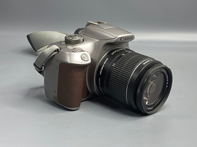 Canon EOS 1300D Kit 18-55mm 3.5-5.6 IS II