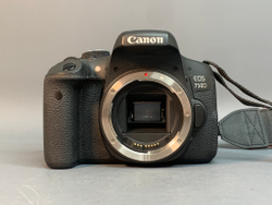 Canon 750D Kit 18-55mm IS STM 24.800 кадров, царапина на линзе