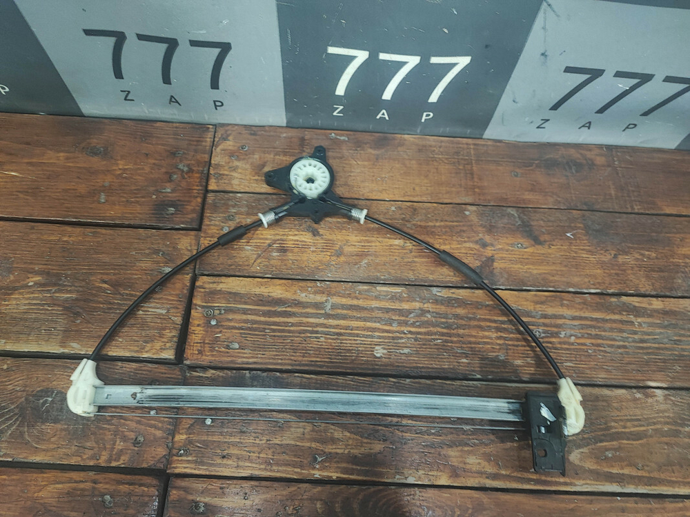 Стеклоподъемник задний правый Mazda 3 (BK) 02-09 Б/У Оригинал BP4K72590E