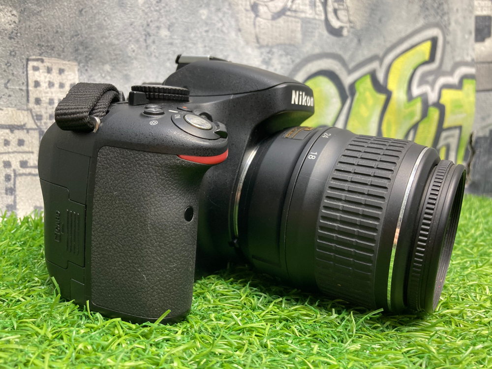 Nikon D5100 kit 18-55mm ED II 7.000 кадров
