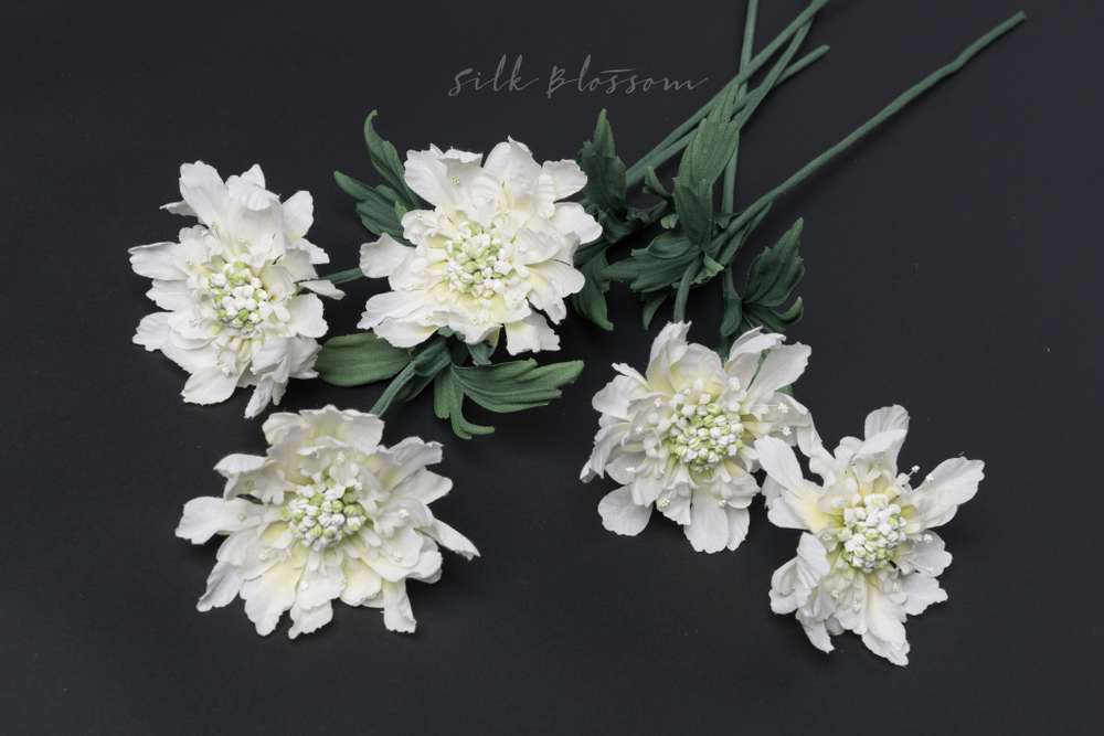 Букет из натурального шелка "Green Bells"