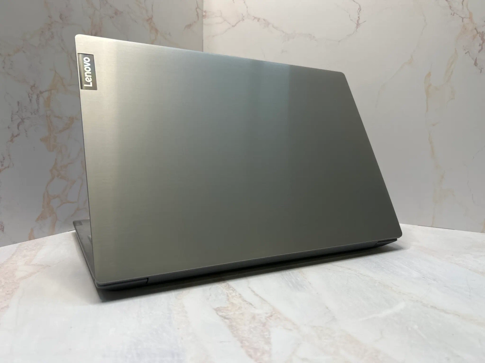 Ноутбук Lenovo L340-15API. Конфигурация: Ryzen 5 3500U/8GB/256GB SSD/Vega8/Win 11/FHD