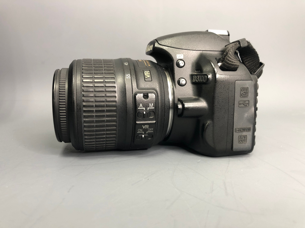 Nikon D3100 kit 18-55mm 17.600 кадров