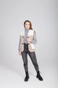 Женский жилет из овчины