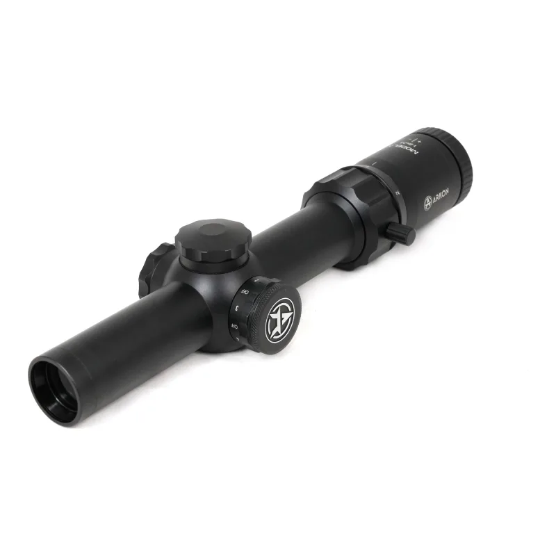 Оптический прицел ARKON Model A 1-8x24 / Аркон Модель А 1 8 на 24 - вид спереди сбоку на белом фоне