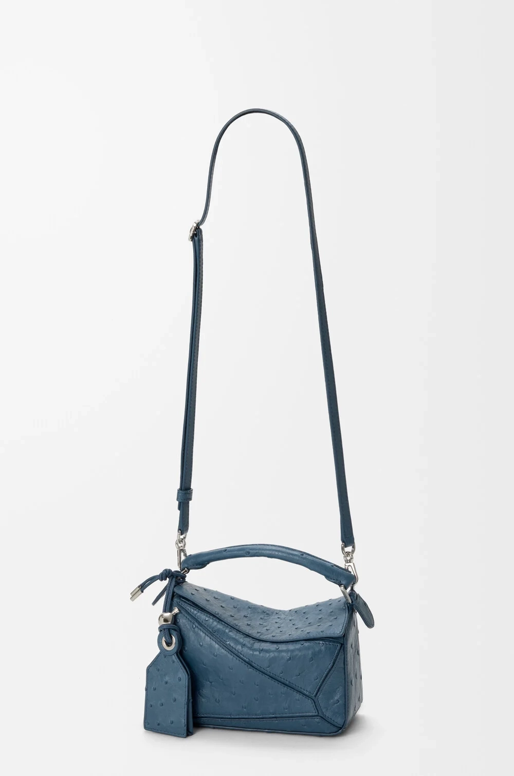 Loewe Сумка-мини Puzzle Featherlight из страусиной кожи, синий