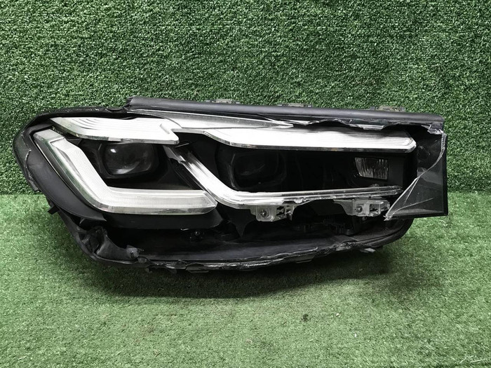 Битая Фара правая BMW 5er G30 (2020-2023) LED