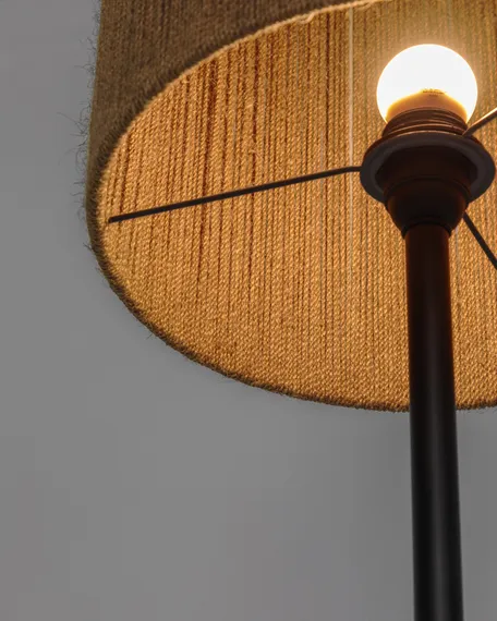 Торшер Kor из джута и акации в темной отделке
