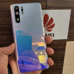 Крышка для Huawei P30 Pro (заднее стекло)  "Премиум качество" цвет: Светло-голубой