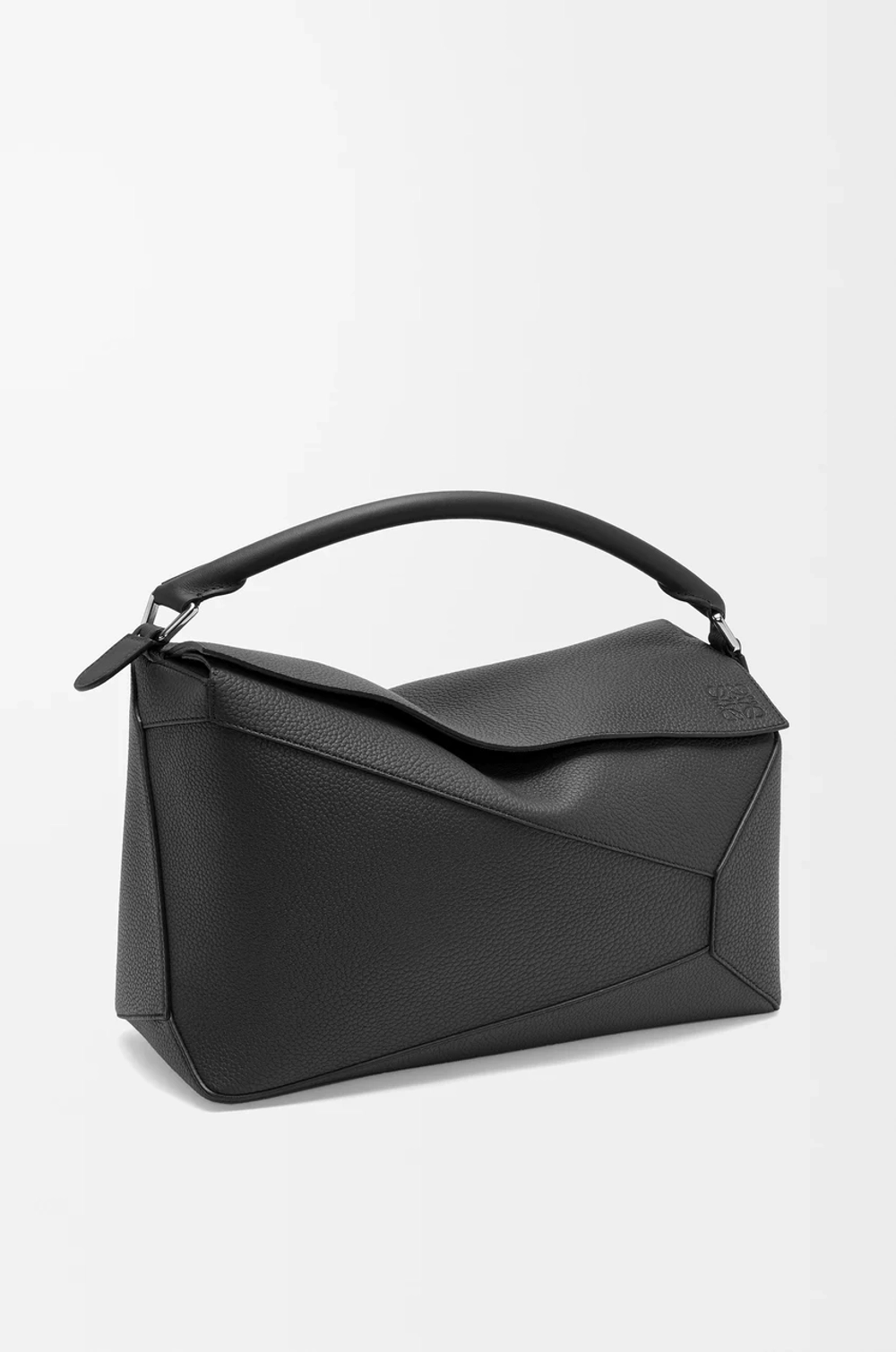 Loewe Большая сумка Puzzle Edge из зернистой телячьей кожи, черный