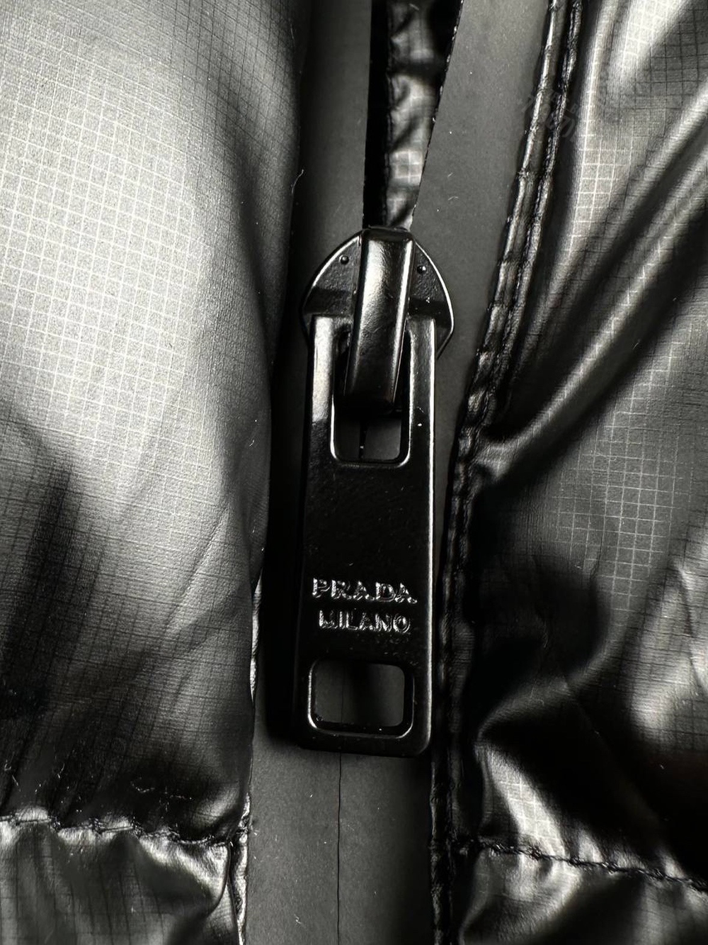 Пуховик Prada