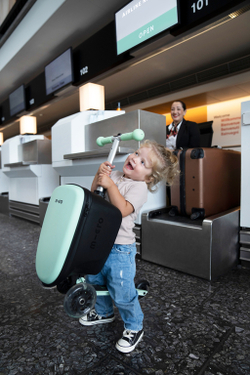 Чемокат Micro Luggage Junior LED ментоловый