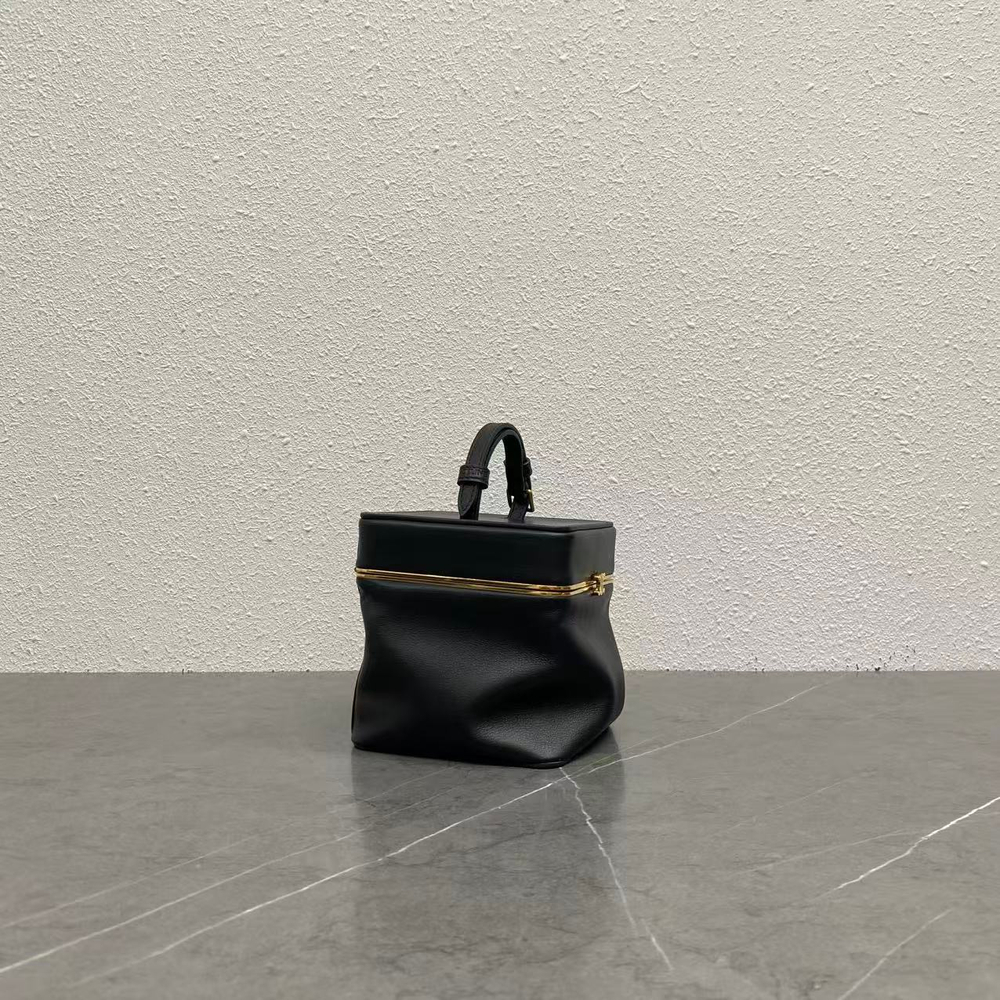 Cube in Supple