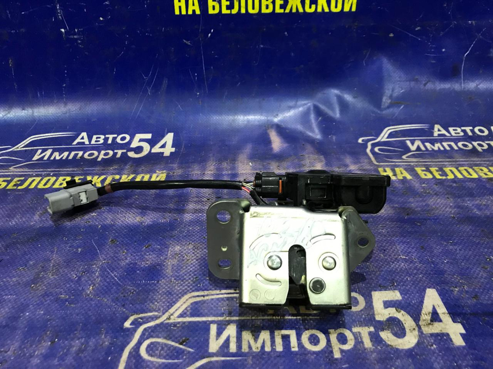 Замок багажника TOYOTA NADIA 1998-2003
