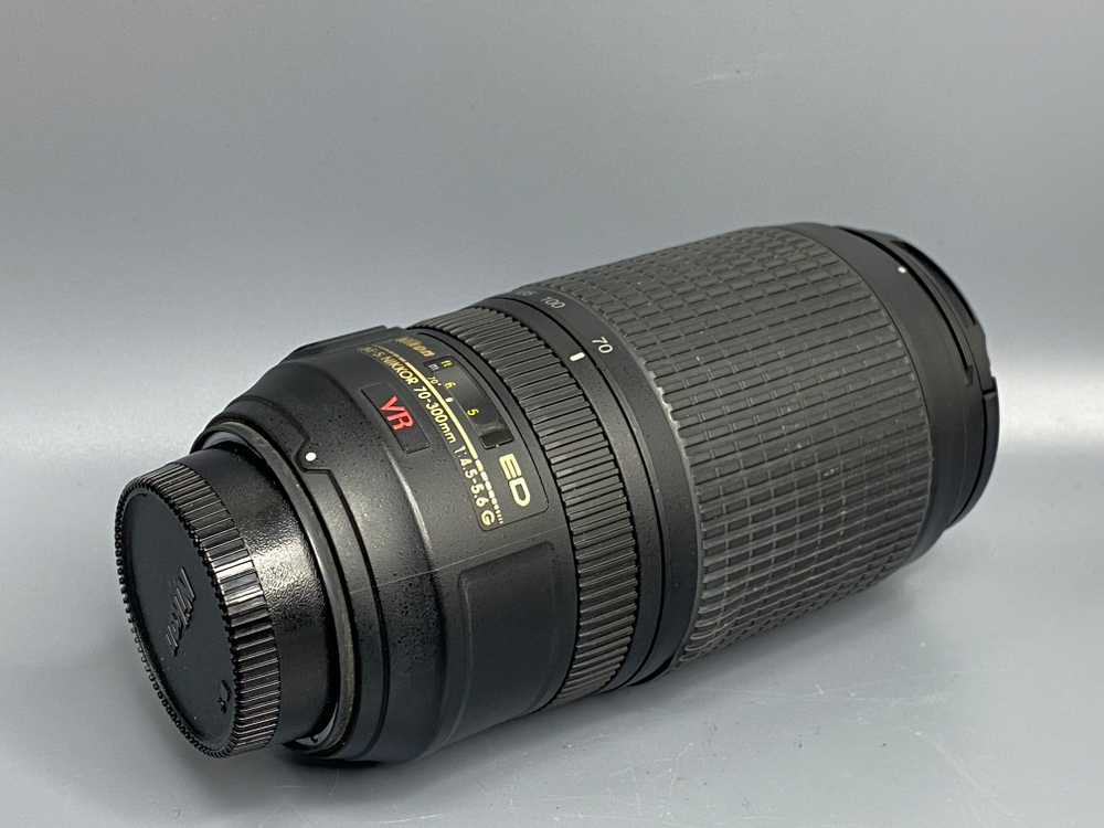 Nikon 70-300mm 4.5-5.6G Нюанс с ручным фокусом