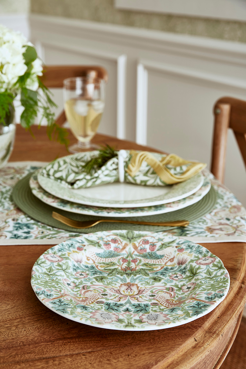 Spode Тарелка Morris&Co. 23 см фрукты для завтрака MCO0120-B