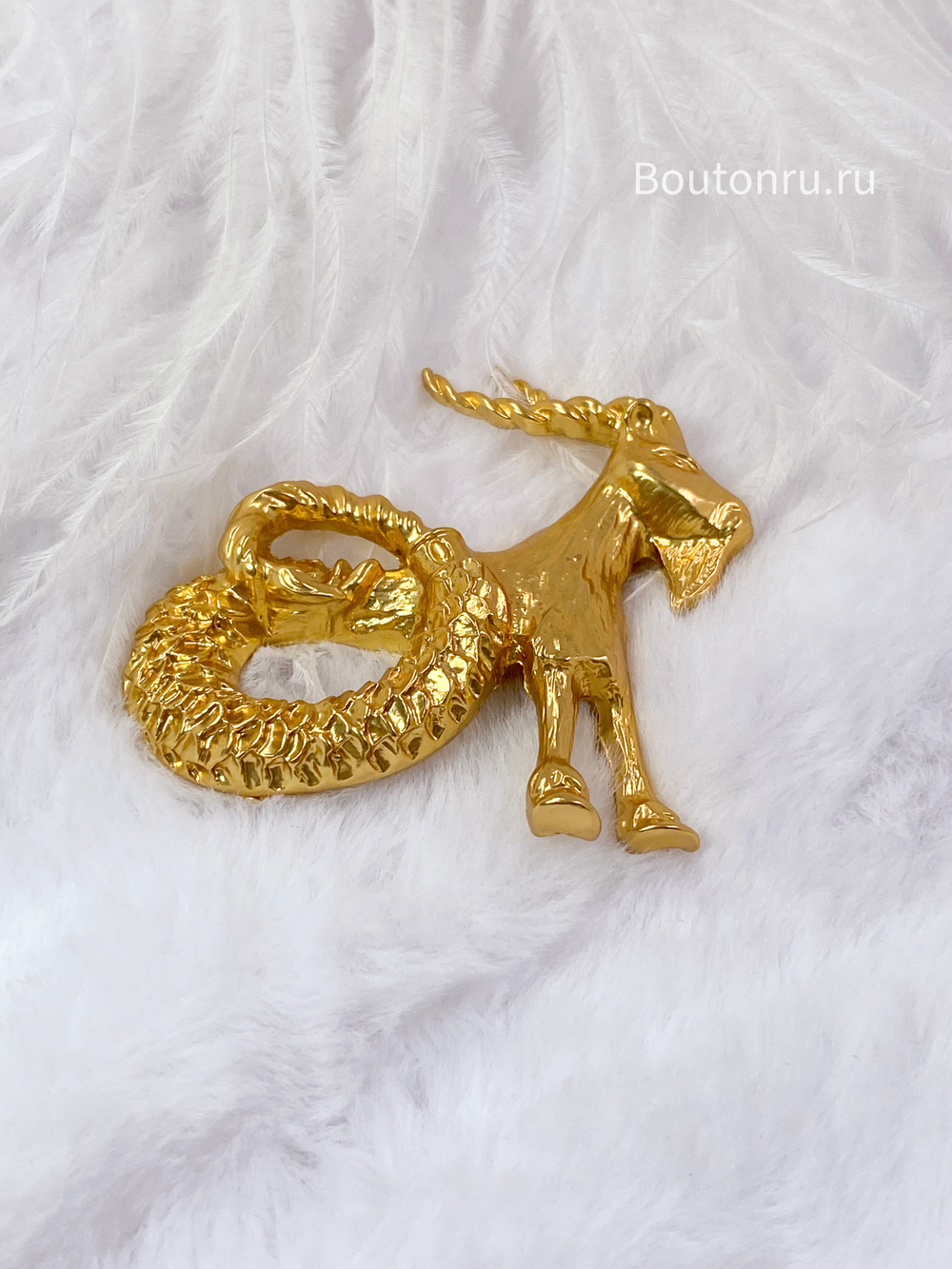 Брошь Скиап. в виде знака зодиака "Козерог"