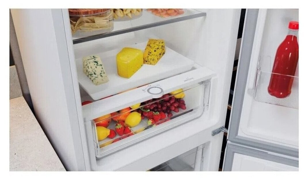 Холодильник Hotpoint-Ariston HFP 5200 W