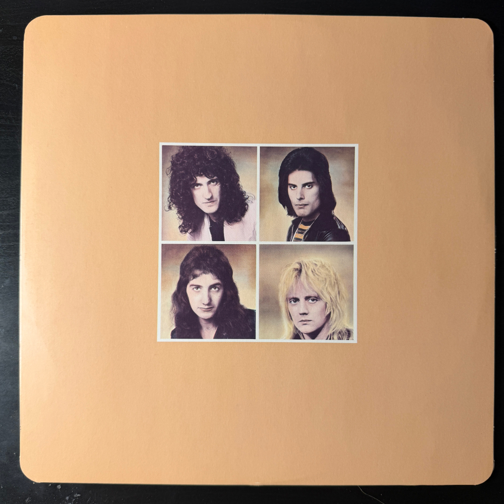 Queen - A Day At The Races (Англия 1976г.)
