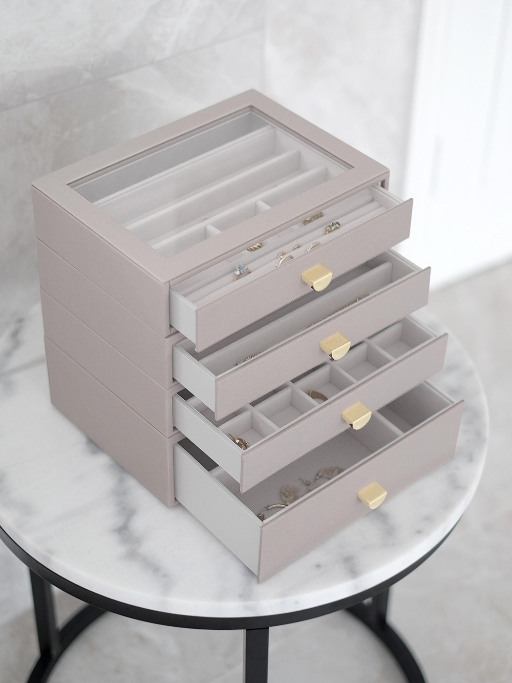 Органайзер для украшений и часов со стеклянной крышкой Stackers Classic Jewellery Box, 4 секции - White Pebble (White Pebble / серый / White Pebble / 500)