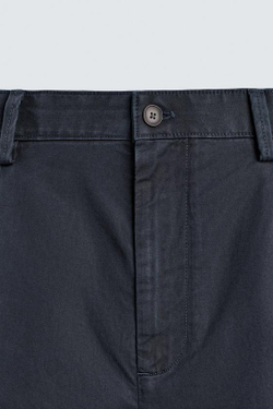 ZARA ШОРТЫ REGULAR FIT СО СКЛАДКАМИ, МОРСКОЙ СИНИЙ