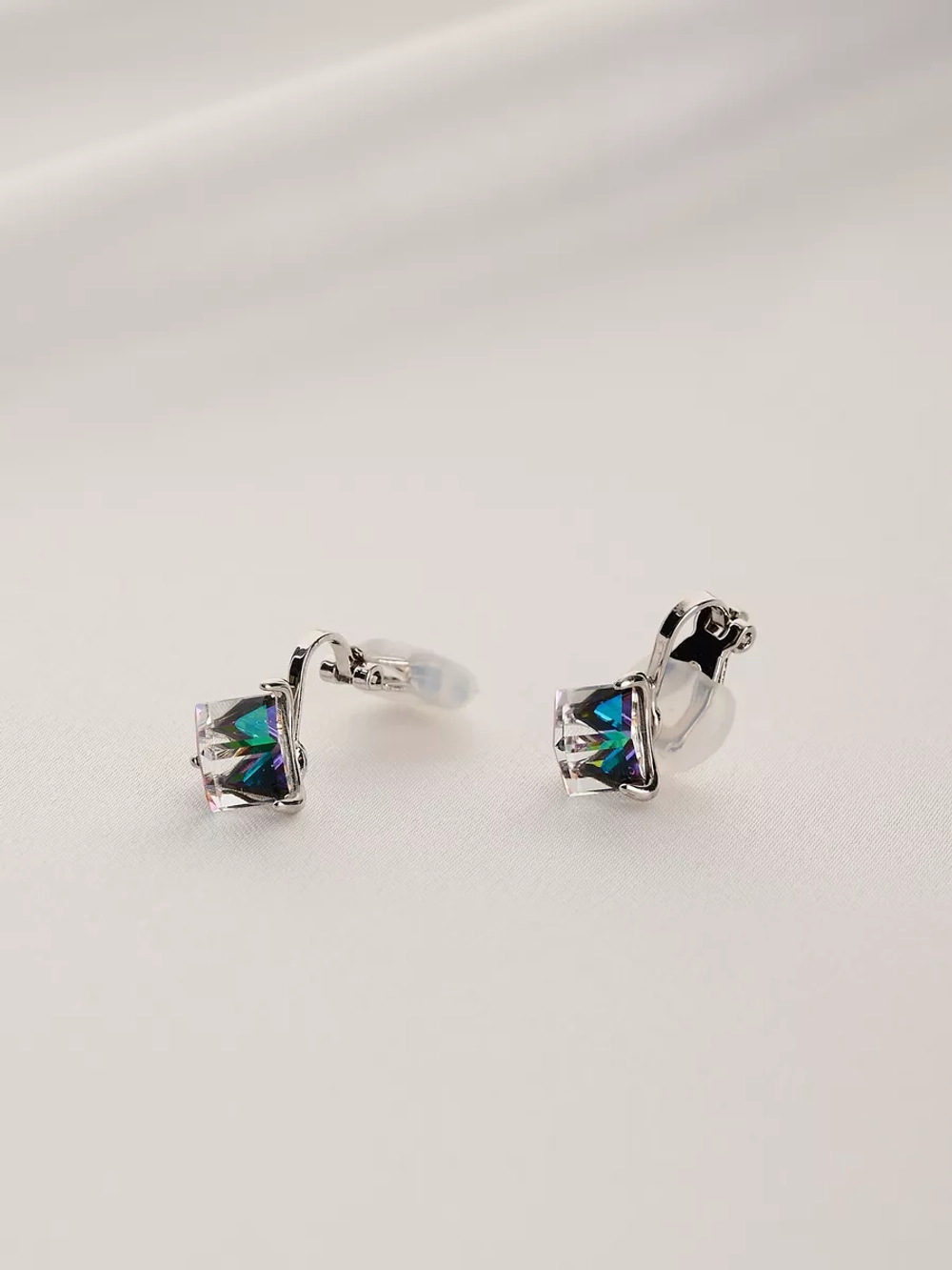 Клипсы Миражи с зелеными кристаллами Swarovski