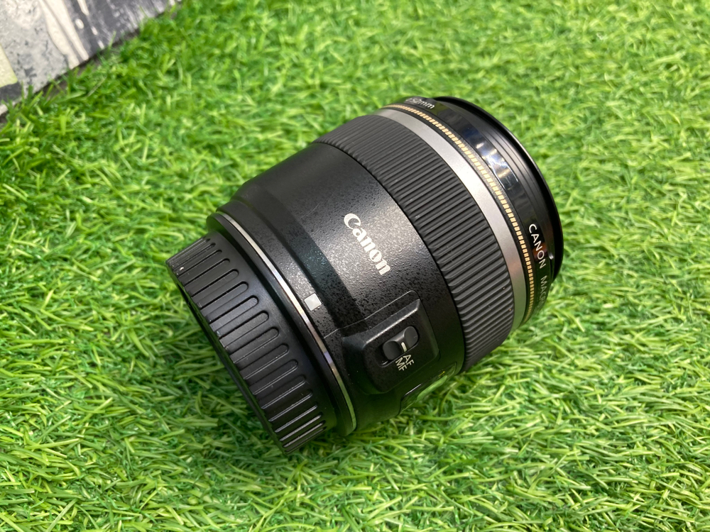 Canon EF-S 60mm 2.8 Macro USM