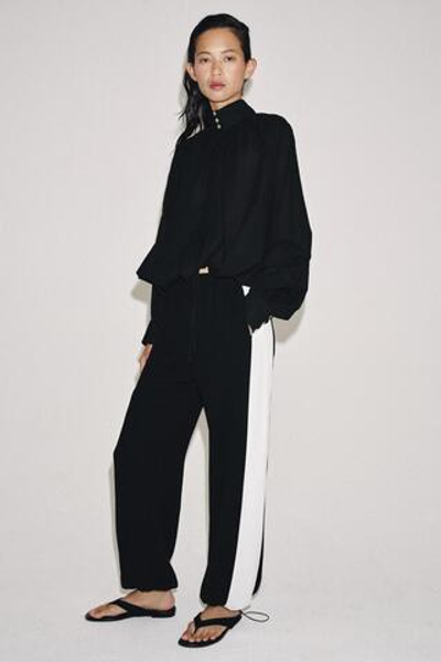 БРЮКИ-ДЖОГГЕРЫ С ПОЛОСАМИ ПО БОКАМ — ZW COLLECTION — ZARA