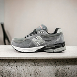 New Balance 990 • Black Gray