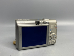 Canon Digital IXUS 950 IS, объектив шумит