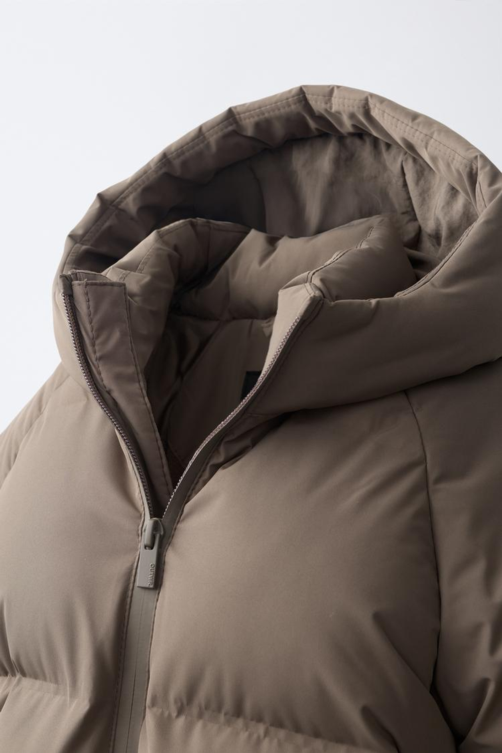 ZARA СТЕГАНОЕ ПАЛЬТО С КАПЮШОНОМ WATER REPELLENT, СЕРОВАТО-КОРИЧНЕВЫЙ