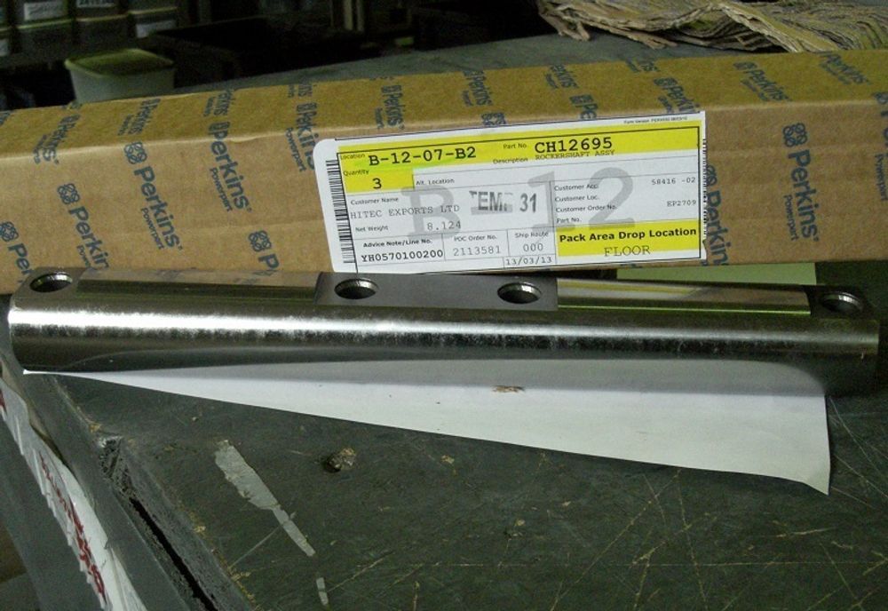 Вал коромысел / ROCKERSHAFT ASSY АРТ: CH12695 Вал коромысел / ROCKERSHAFT ASSY АРТ: CH12695