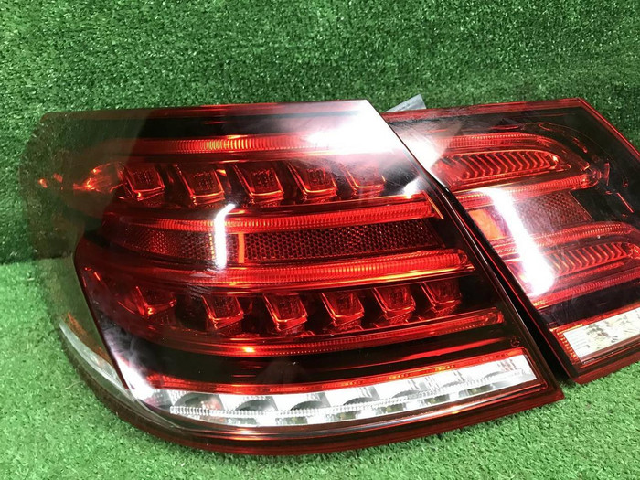 Фонарь Комплект фонарей Mercedes E W212 (13-16)