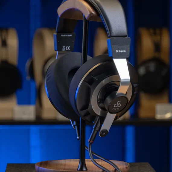 Final Audio D8000 Black