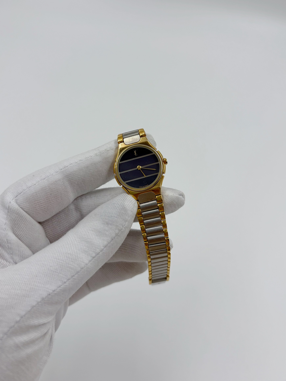Часы Yves Saint Laurent