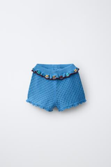 ZARA ТРИКОТАЖНЫЕ БЕРМУДЫ С ВЫШИВКОЙ, ЯРКО-СИНИЙ