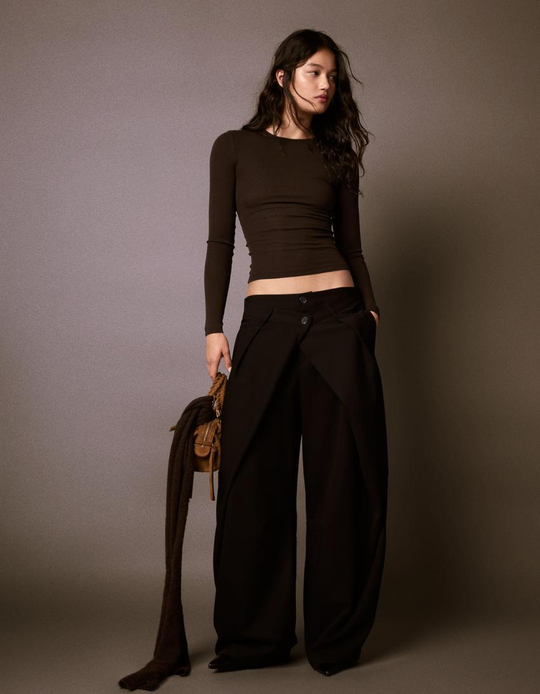 BERSHKA Футболка с длиными рукавами, коричневый